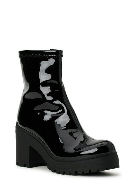 the shoe in patent black