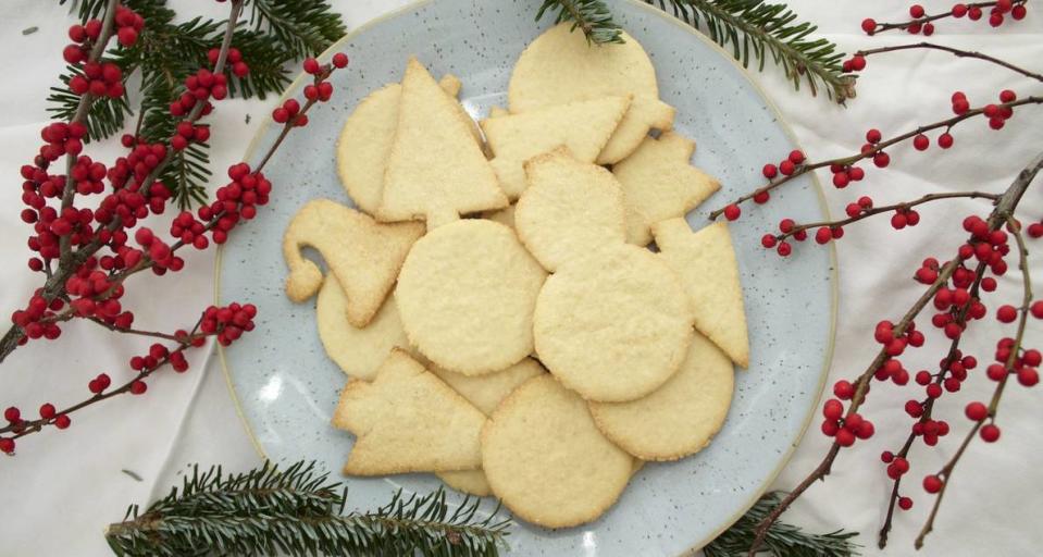 Sugar cookies, still naked.