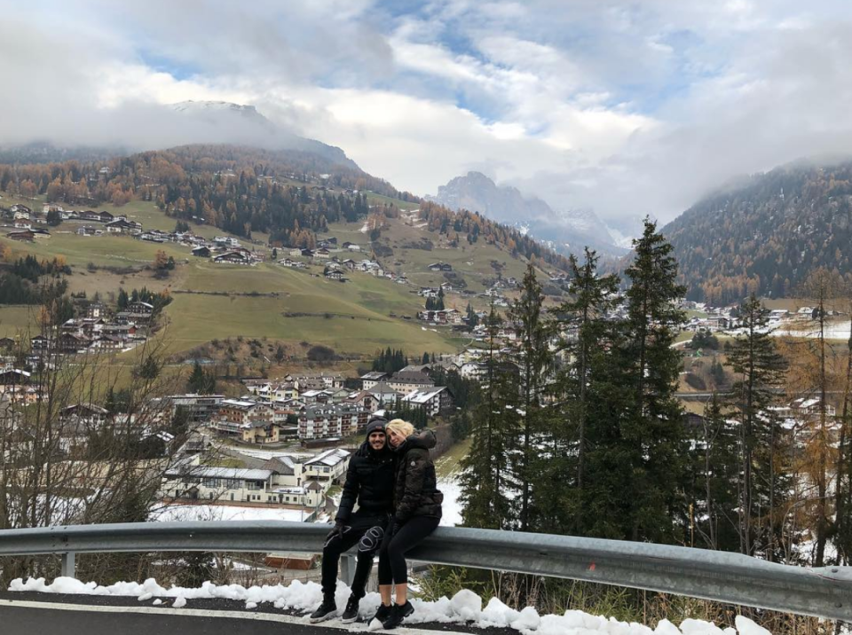 <p>La pareja retrató cada rincón del paradisíaco escenario nevado, del cual no especificaron el nombre. </p>