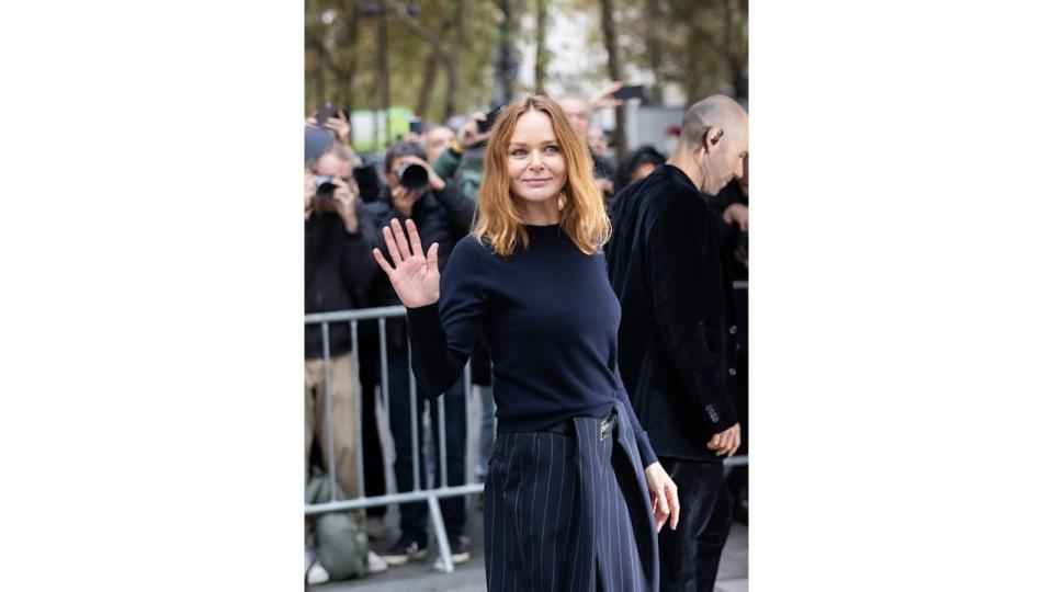 Stella McCartney waved at onlookers