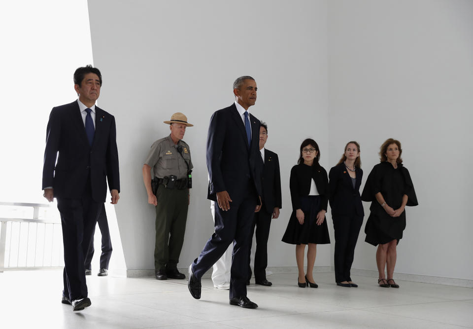 Japan’s Prime Minister Abe visits Pearl Harbor memorial on Hawaii trip