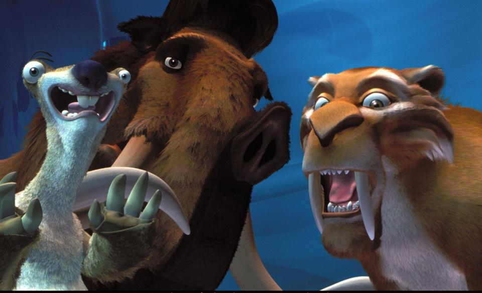 <p>Sie sind die wohl seltsamste Herde, die man sich vorstellen kann: In "Ice Age" (2002) schlossen sich Faultier Sid, Mammut Manni und Säbelzahntiger Diego zunächst widerwillig zu einer Zweckgemeinschaft zusammen. Doch seither begeisterten die tierischen Freunde in bislang fünf Filmen mit allerlei Kabbeleien große und kleine Zuschauer. (Bild: Disney)</p> 