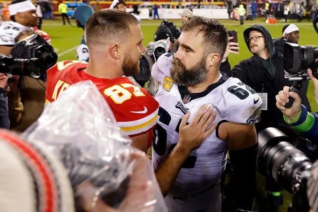 <p>David Eulitt/Getty I</p> Travis and Jason Kelce.