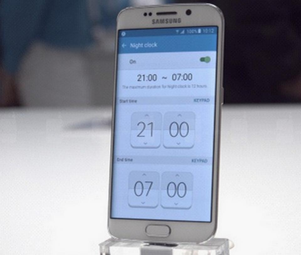 ▲Galaxy S6 Edge有Night Clock功能，可從曲面側螢幕知曉剩餘睡眠時間。