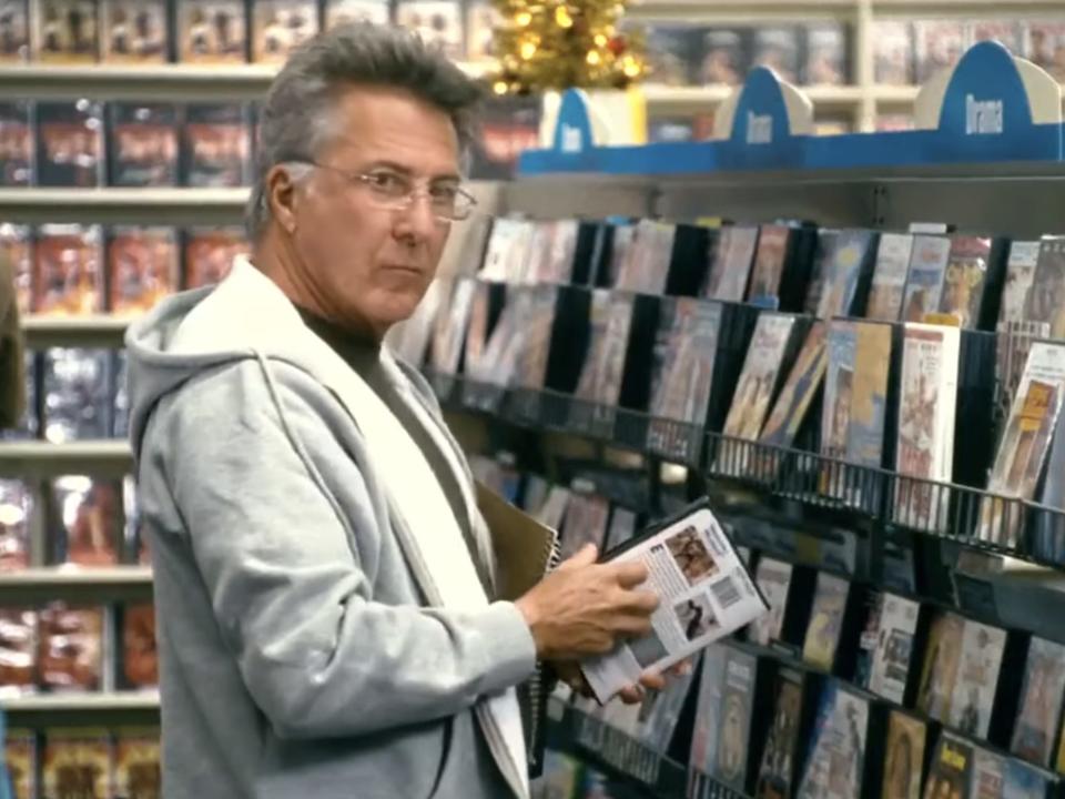 dustin hoffman making a cameo in the holiday