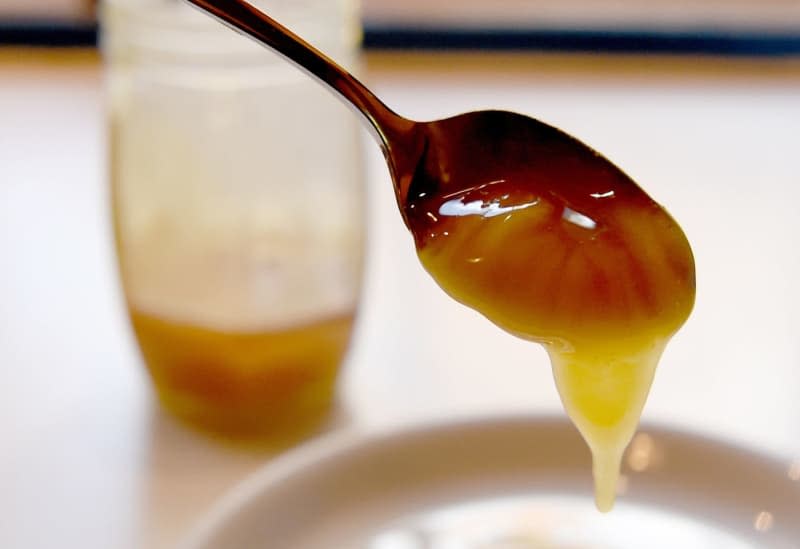 New Zealand's Manuka honey is more flavourful than many other varieties and said to have antibacterial properties. Carsten Rehder/dpa