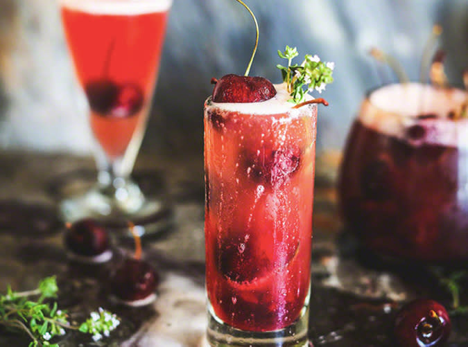 15 Delicious Drinks For Your Super Bowl Party