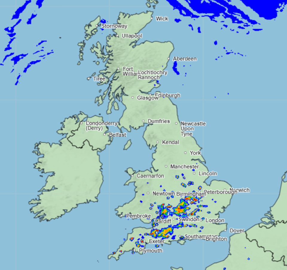 The southern half of the UK will see scattered showers begin on Friday (Met Office)