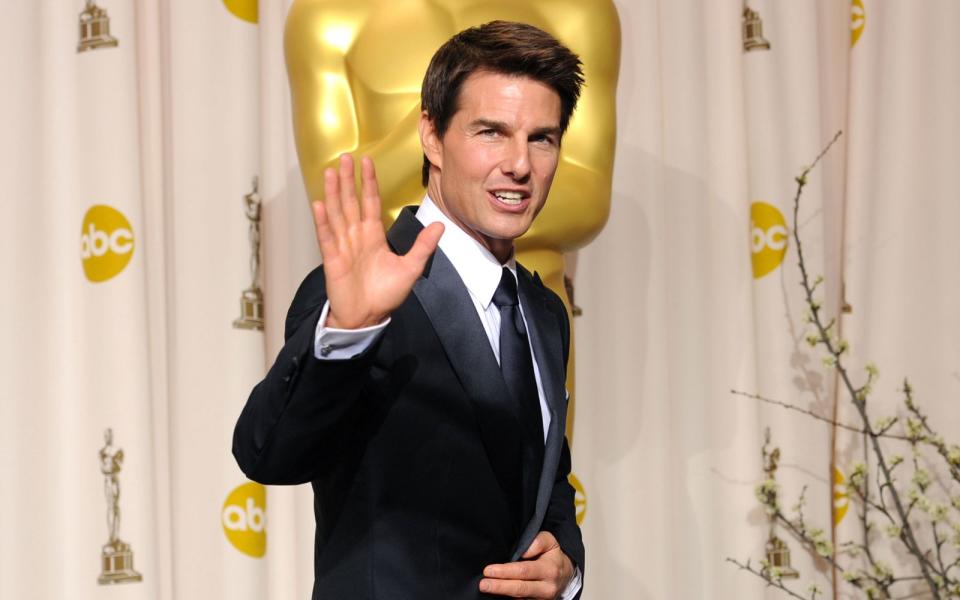 Tom Cruise bei der Oscar-Verleihung 2012 - wieder einmal nur als Zuschauer. Bislang hat es für den Schauspiel-Star nicht geklappt mit einem der begehrten Goldjungen, aber immerhin war er schon dreimal nominiert: als bester Hauptdarsteller für "Geboren am 4. Juli" (1990) und "Jerry Maguire - Spiel des Lebens" (1997) sowie als bester Nebendarsteller für "Magnolia" (2000). (Bild: Getty Images/Jason Merritt/TERM)