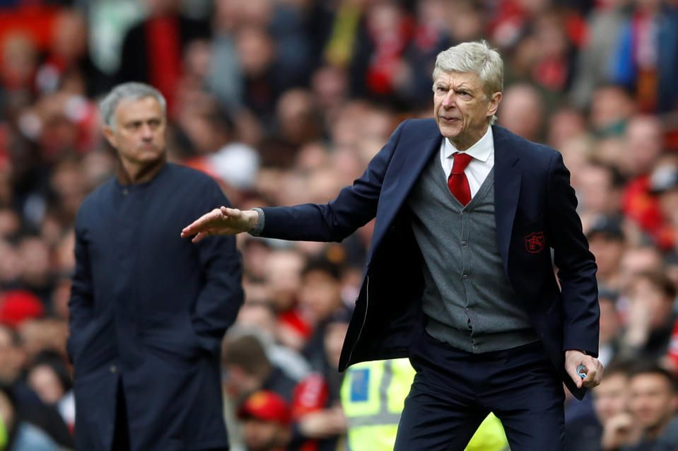 Arsene Wenger lost to Jose Mourinho for a last time as Manchester United beat Arsenal 2-1.