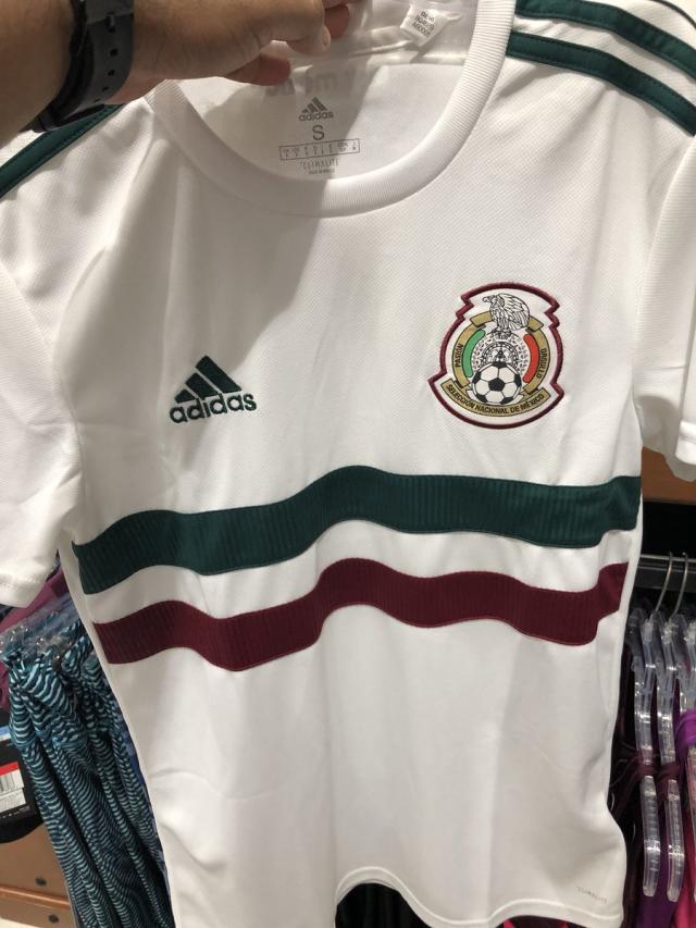 Tres Café grueso Difunden imágenes del segundo uniforme de la selección mexicana de fútbol