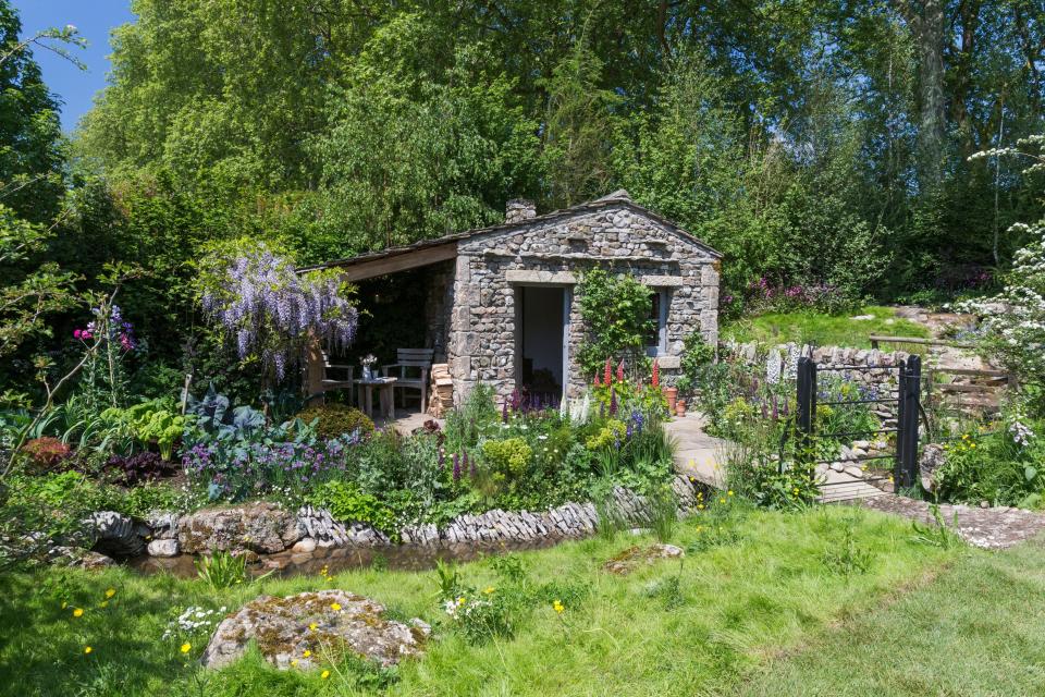 <p><strong>Mark Gregory has won the People's Choice Garden of the Decade award with his 2018 <strong><a href="https://www.housebeautiful.com/uk/garden/a27598243/chelsea-flower-show-2020/" rel="nofollow noopener" target="_blank" data-ylk="slk:Chelsea Flower Show;elm:context_link;itc:0;sec:content-canvas" class="link ">Chelsea Flower Show</a> </strong>garden, Welcome to Yorkshire.</strong></p><p>The garden won from a shortlist of the last 10 winning Show Gardens that scooped the coveted <a href="https://www.housebeautiful.com/uk/garden/a27540465/chelsea-flower-show-2019-peoples-choice-award-winners/" rel="nofollow noopener" target="_blank" data-ylk="slk:People's Choice Award;elm:context_link;itc:0;sec:content-canvas" class="link ">People's Choice Award</a>.</p><p>Gold medals and Best in Show are what the garden designers work towards, but The People’s Choice Award has become the most sought-after at the RHS Chelsea Flower Show. It's voted for by the public, as opposed to official judges, and often (as previous year's have shown), <a href="https://www.housebeautiful.com/uk/garden/a27589021/chelsea-flower-show-peoples-choice-award-best-show-garden-winners-judged-different/" rel="nofollow noopener" target="_blank" data-ylk="slk:the public's favourite gardens differ from the judges' Best in Show winners;elm:context_link;itc:0;sec:content-canvas" class="link ">the public's favourite gardens differ from the judges' Best in Show winners</a>.<br></p><p>For this mammoth accolade – Garden of the Decade – the power was once again in the hands of the public. </p>