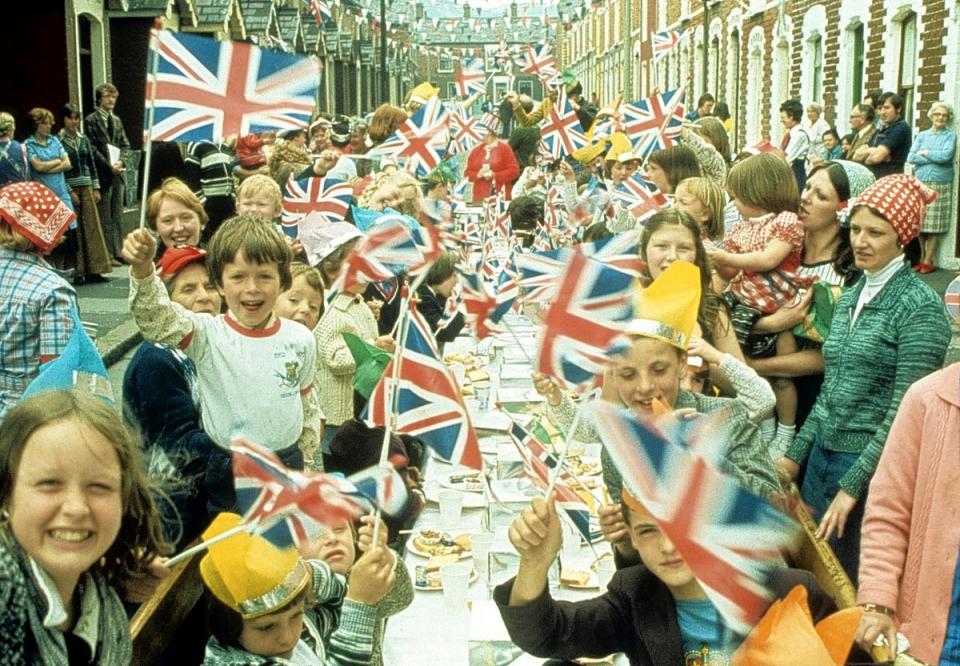 Queen Elizabeth II, Silver Jubilee Street Party in Belfast 1977 (Colin Jones/Topfoto)