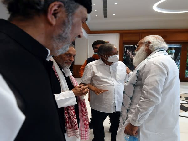 Prime Minister Narendra Modi with leaders from Jammu and Kashmir (photo/ANI) 