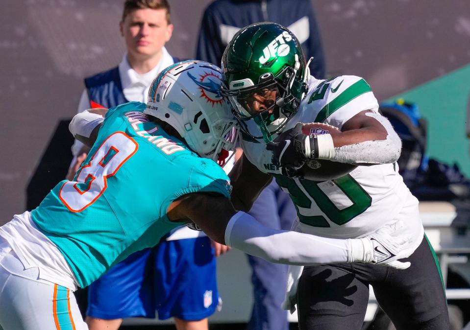 The Miami Dolphins vs. New York Jets Black Friday NFL game can be streamed on Amazon Prime Video.