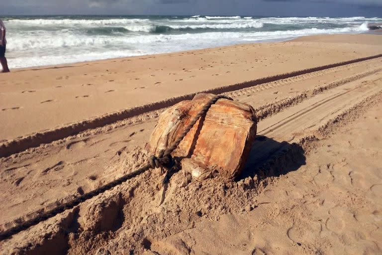 Bultos provenientes de barcos nazis habían aparecido en las playas del norte de Brasil en 2018, contaron los investigadores