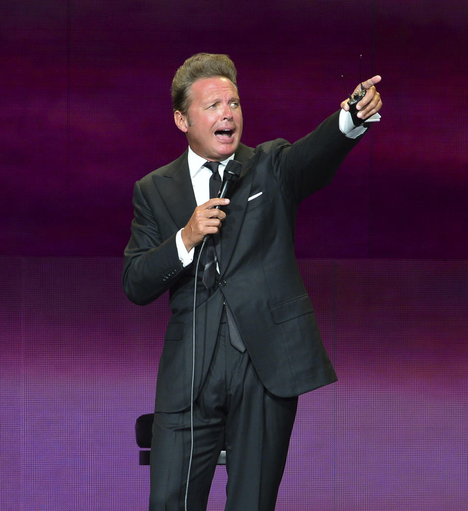 MIAMI, FL - JUNE 01: Mexican singer Luis Miguel performs during a show as part of the 'Mexico por Siempre' Tour at American Airlines Arena on June 01, 2018 in Miami, Florida. Credit: MPI10 / MediaPunch /IPX