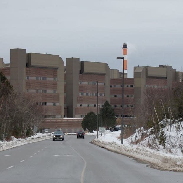 Horizon Health Network is warning that people whose medical needs aren't urgent may face long waits this weekend at the Saint John Regional Hospital. (Wikipedia - image credit)