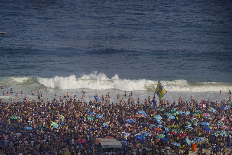 ¿Se adelantó el verano? Así explotaron las playas de Río