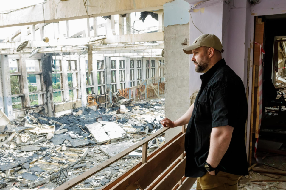 Oleh Synehubov, governor of Kharkiv Oblast, observes a public swimming pool in Kharkiv, destroyed by Russian missile attack <span class="copyright">Oleh Synehubov</span>