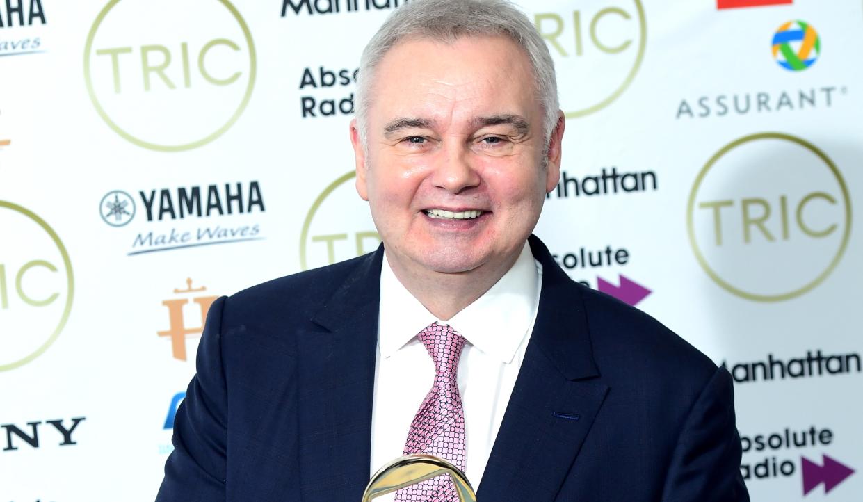 Eamonn Holmes was late to 'This Morning' after an ad break due to his chronic pain. (ITV)