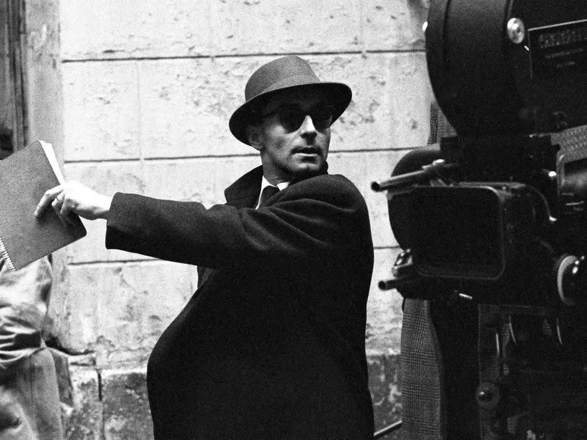 Jean-Luc Godard en el set de su película ‘Vivre sa vie’ en 1962 (Gamma-Rapho via Getty Images)