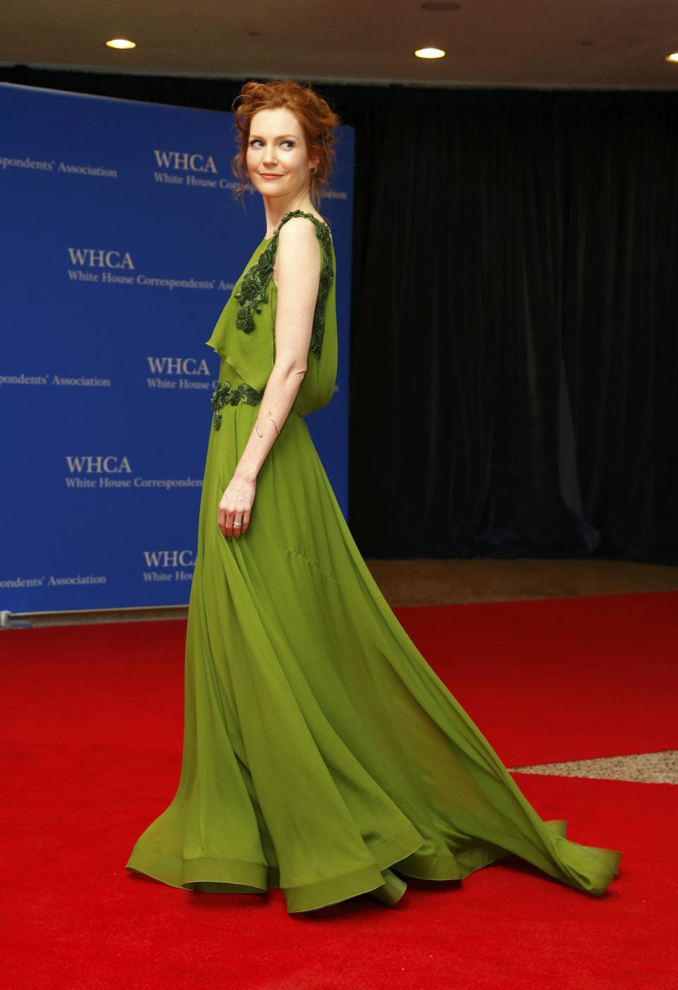 Actress Darby Stanchfield arrives on the red carpet at the annual White House Correspondents' Association Dinner in Washington, May 3, 2014. (REUTERS/Jonathan Ernst)