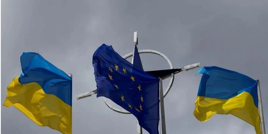 Flags of Ukraine and NATO