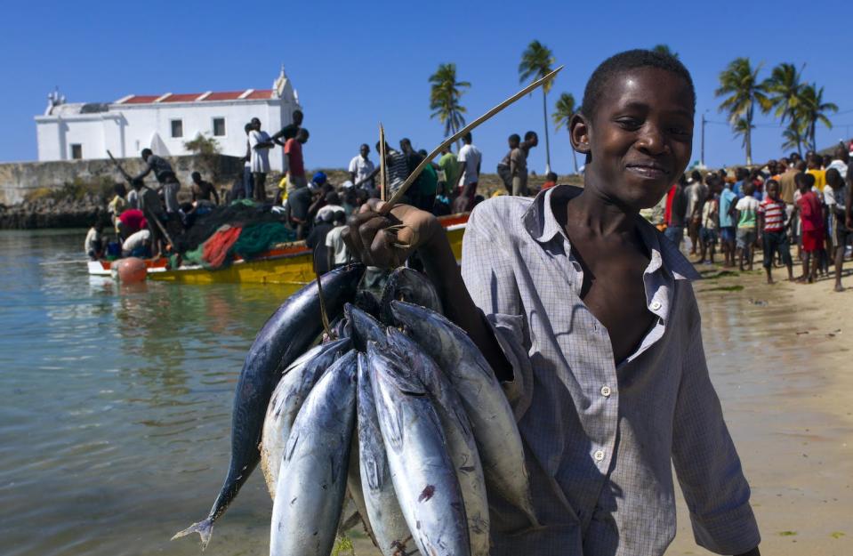 Humans could sink more carbon in the ocean to fight climate change, but should we? <a href="https://www.gettyimages.com/detail/news-photo/fishermen-coming-back-to-the-beach-sland-of-mozambique-news-photo/617964338?phrase=ocean%20fishermen%20island" rel="nofollow noopener" target="_blank" data-ylk="slk:Eric Lafforgue/Art in All of Us/Corbis via Getty Images;elm:context_link;itc:0;sec:content-canvas" class="link ">Eric Lafforgue/Art in All of Us/Corbis via Getty Images</a>