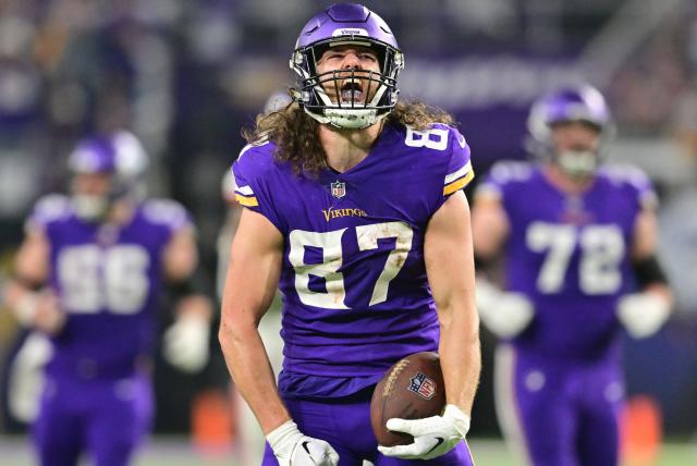 Vikings star T.J. Hockenson is a product of Tight End U. How did the  Hawkeyes develop that reputation? - Yahoo Sports