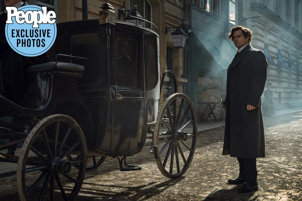 Enola Holmes 2. Henry Cavill as Sherlock Holmes. Cr. Alex Bailey/Netflix © 2022