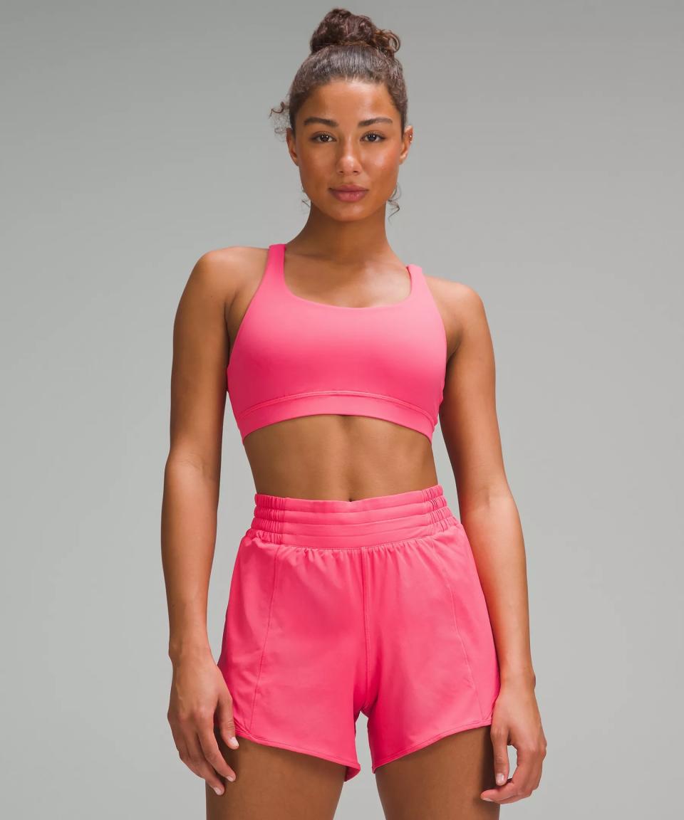 Get medium support without friction with this breathable sports bra that feels cool to the touch.