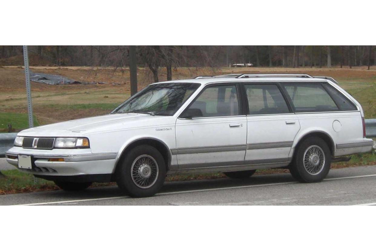 1989–1996 Cutlass Cruiser wagon