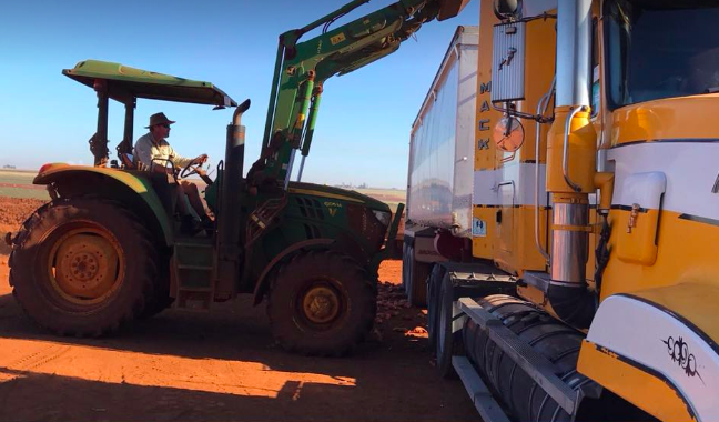 A Queensland sweet potato growing business has donated a whopping 22 tonnes of produce to struggling farmers in New South Wales. Source: Facebook/Mortimers Farms