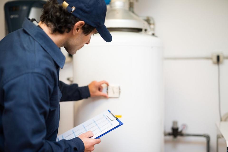 Water Heater Replacement Cost: DIY vs. Hiring a Professional