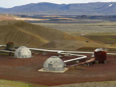 A Krafla geothermal power plant is seen in Reykjahlid, Iceland, September 19, 2015. REUTERS/Lefteris Karagiannopoulos