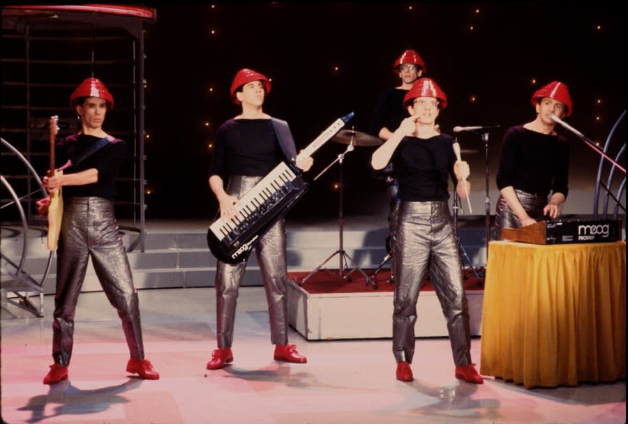 DEVO band