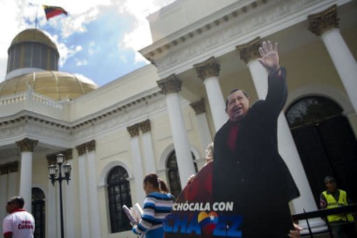 "Jamás defraudaremos al pueblo y estaremos rodilla en tierra a defender la propuesta hecha por el comandante Chávez, lo juro", dijo Cabello tras ser reelegido en la Asamblea Nacional (unicameral) con los votos del Partido Socialista Unido de Venezuela (PSUV-oficialista), que ostenta la mayoría. (AFP | Raúl Arboleda)