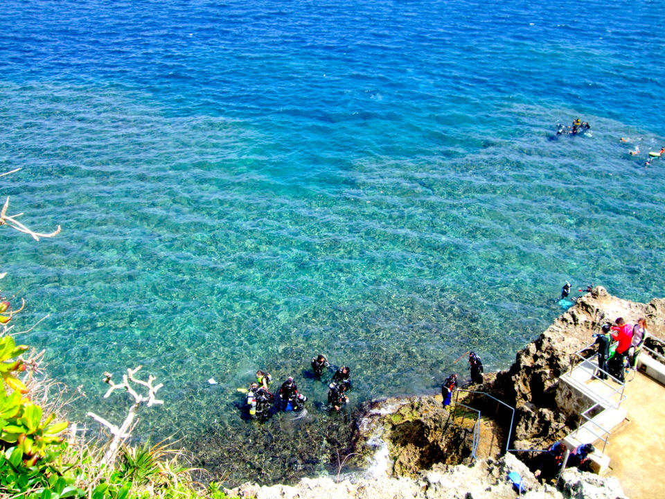 沖繩青之洞 藍色海底洞窟