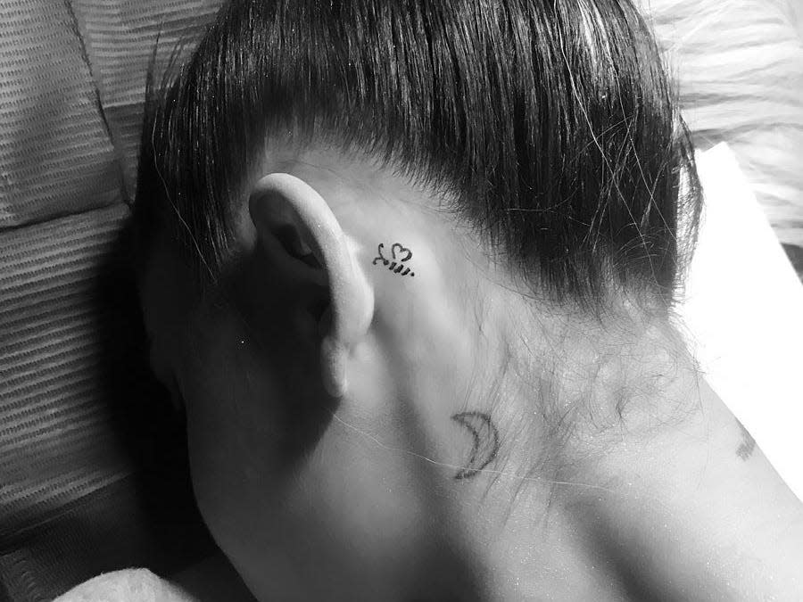 ariana grande bee tattoo