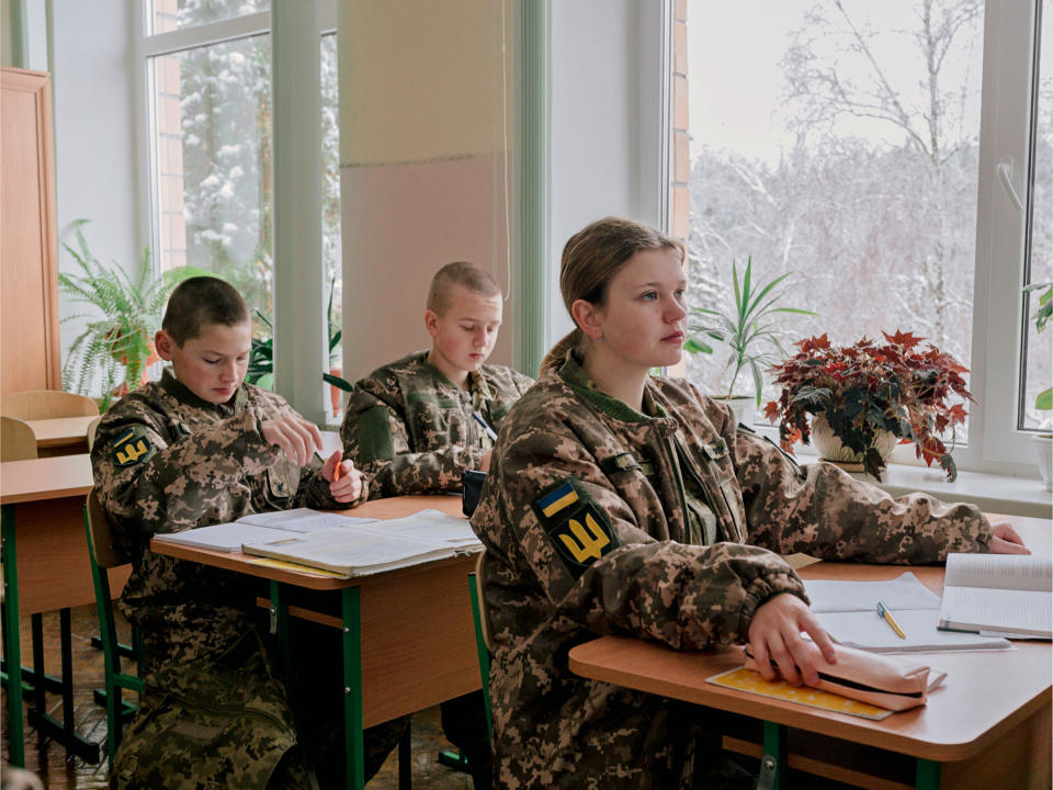 In a classroom at a military school in Kyiv Oblast in November, young Ukrainians prepare for a career in war.<span class="copyright">Fabian Ritter—DOCKS collective</span>