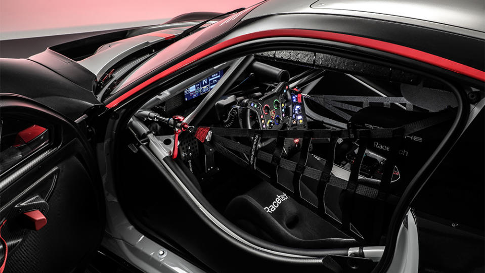 Porsche 911 GT3 R Interior