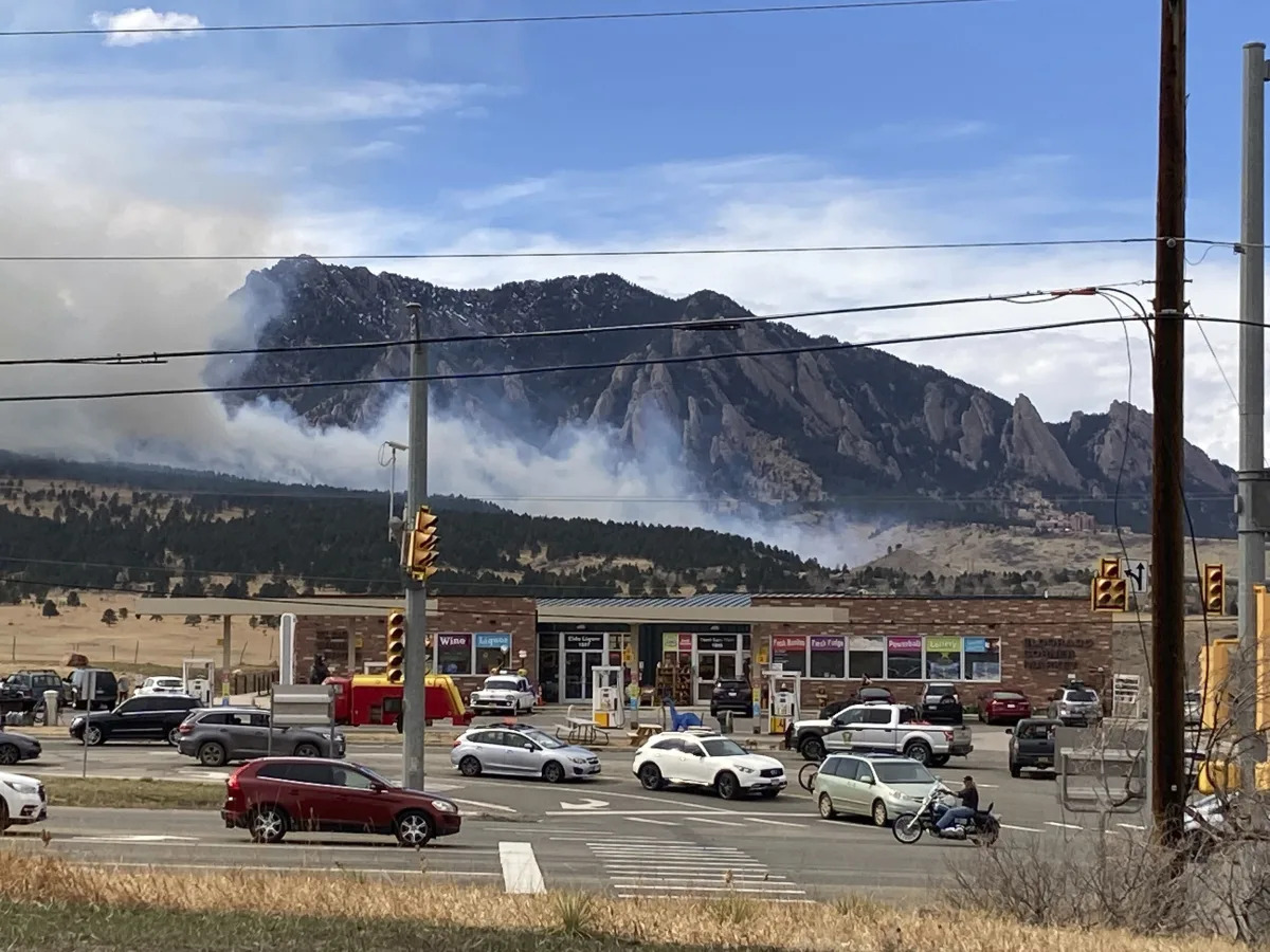 Colorado wildfire forces evacuation orders for 19,000 people