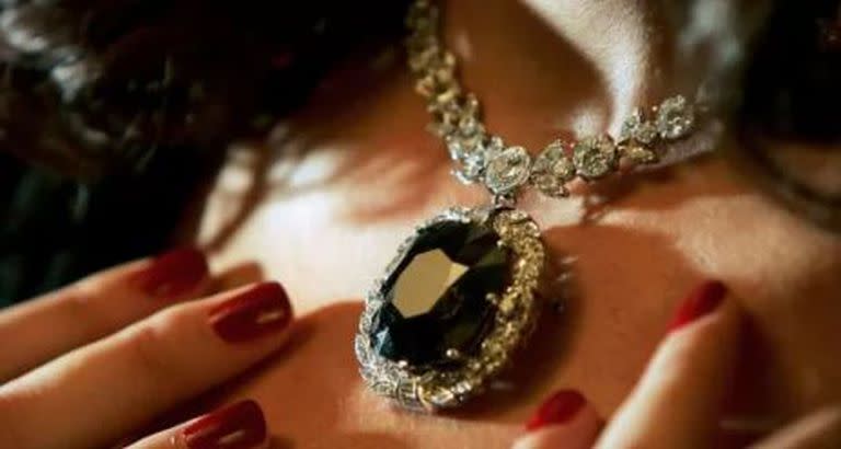 El diamante negro tenía 195 quilates en bruto y, de acuerdo con expertos, fue robado en el siglo XIX de un santuario en India.