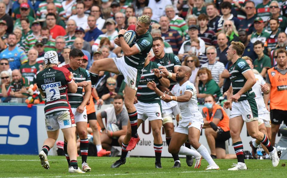 Freddie Steward of Leicester Tigers gathers a high ball during the Gallagher Premiership Rugby match between Leicester Tigers and Exeter Chiefs at Mattioli Woods Welford Road Stadium on September 18, 2021 in Leicester, England. - GETTY IMAGES
