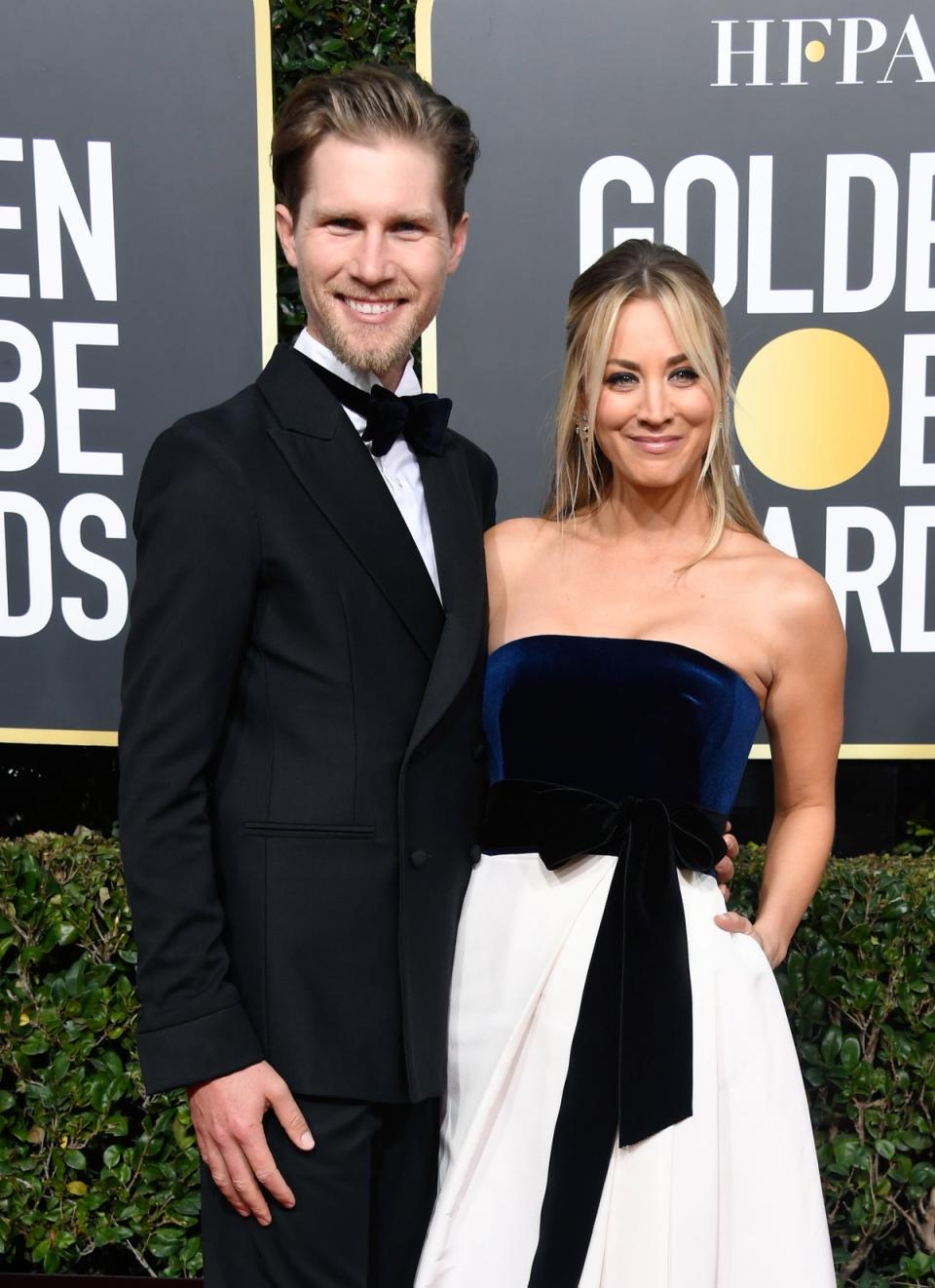 Karl Cook and Kaley Cuoco at the 2019 Golden Globes (Getty Images)