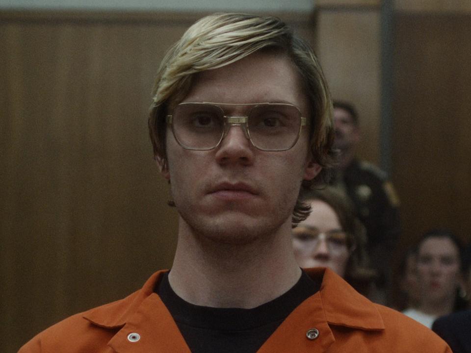 A picture of Evan Peters playing Jeffrey Dahmer.