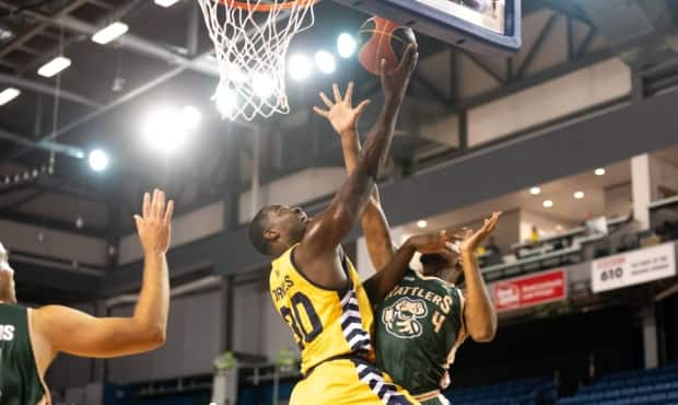 Edmonton Stingers forward Travis Daniels attempts a layup during a game against the Saskatchewan Rattlers in a game last year. (Canadian Elite Basketball League - image credit)