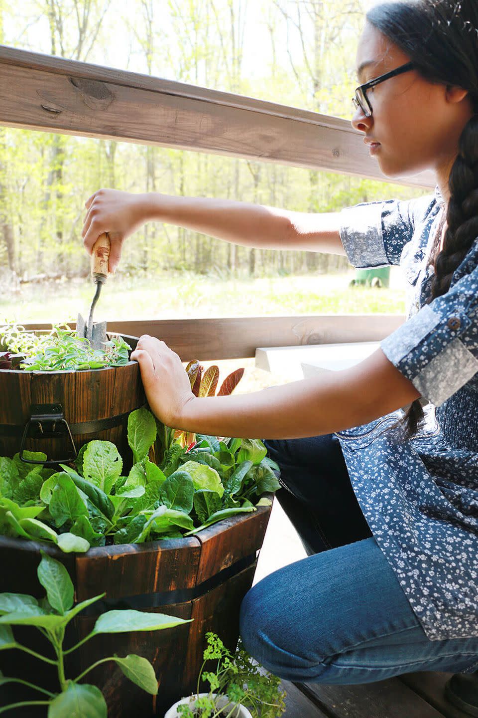 herb garden ideas stacked barrels