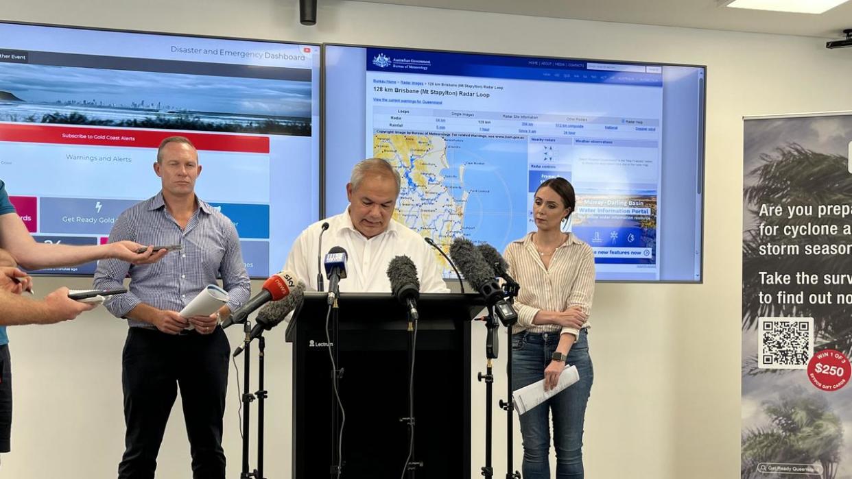 Assignment Freelance Picture Gold Coast mayor Tom Tate, with Queensland Minister for Housing
 Meaghan Scanlon and Minister for Energy Mick de Brenni speaking about the
 Christmas Day storm at the Gold Coast disaster centre Picture: NCA NewsWire /
 Aisling Brennan